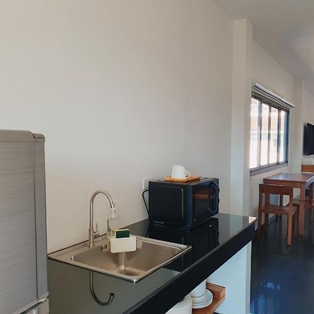 The Sila Suites - Intrawarorot Chiang Mai Extérieur photo